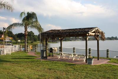 Lake Roy Beach Inn