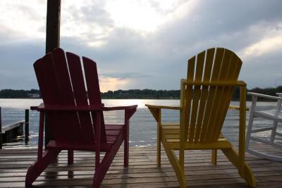 Lake Roy Beach Inn