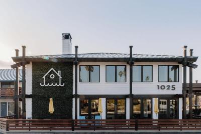 Lakehouse Hotel and Resort