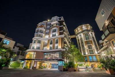Beyond Suite Hotel