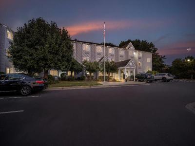 Microtel Inn & Suites By Wyndham Greensboro
