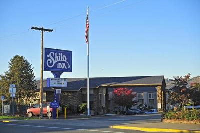 Red Lion Inn & Suites Grants Pass