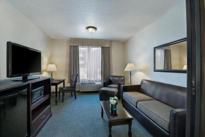 Oxford Suites Spokane Valley