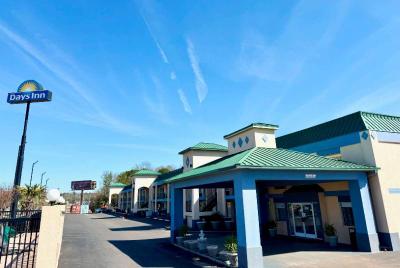 Days Inn by Wyndham Greenville