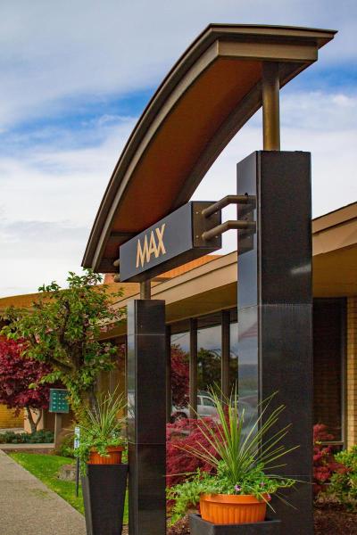 Mirabeau Park Hotel & Convention Center