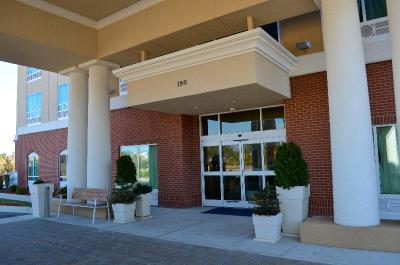 Holiday Inn Express Hotel & Suites Smithfield - Se