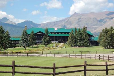 Glacier Park Lodge