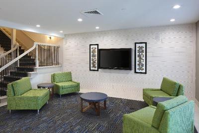 Holiday Inn Express Grand Rapids SW