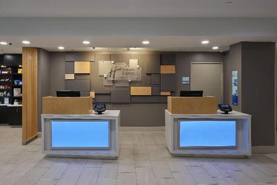 Holiday Inn Express Grand Rapids SW