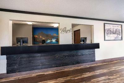 Super 8 by Wyndham Spokane Valley