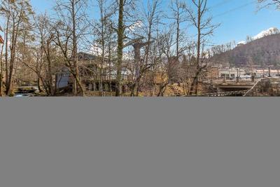 Econo Lodge Inn & Suites on the River
