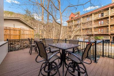Econo Lodge Inn & Suites on the River
