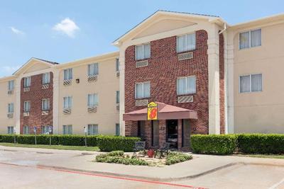 Super 8 by Wyndham Grapevine/DFW Airport Northwest