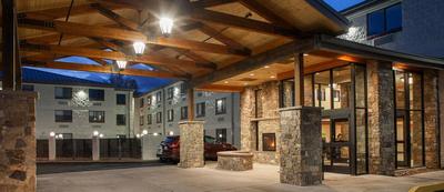 Red Feather Lodge