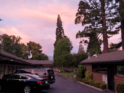 Redwood Motel