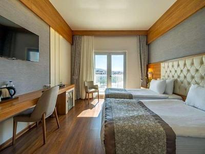 Parion Hotel