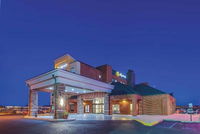 La Quinta Inn & Suites by Wyndham Philadelphia AP