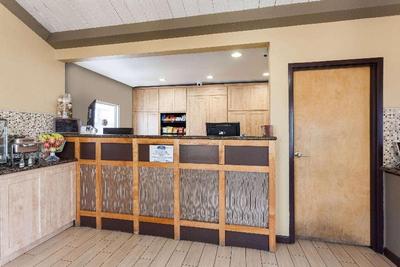 Howard Johnson by Wyndham National City/San Diego