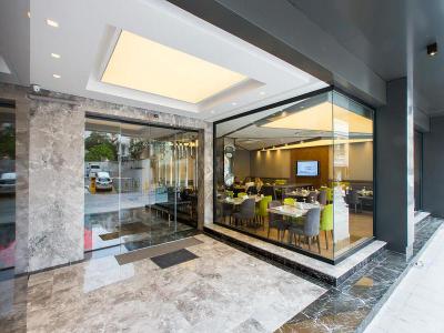 Zeniva Hotel