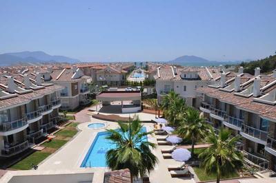 Golden Life Blue Green Residence