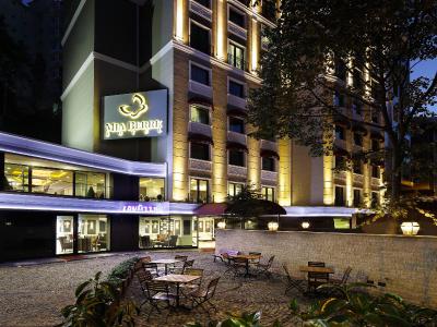 Mia Berre Hotels