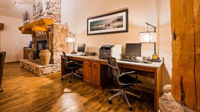 Best Western Plus Sidney Lodge