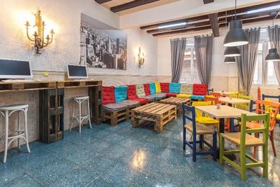 Neptuno Hostal
