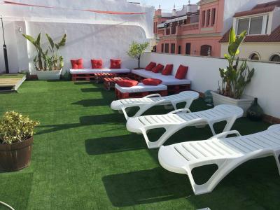 Hotel y Apartamentos Doña Lola