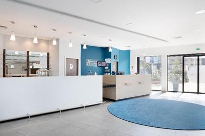 Holiday Inn Express Marseille Airport