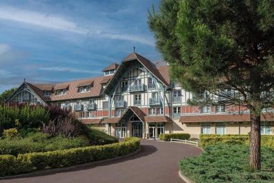 Renaissance Paris Hippodrome de St. Cloud