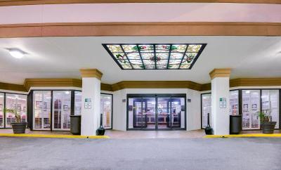 Ramada by Wyndham Metairie New Orleans Airport