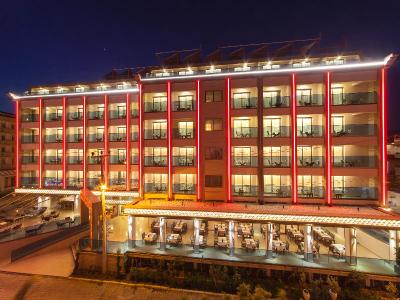 Aurasia Deluxe Hotel
