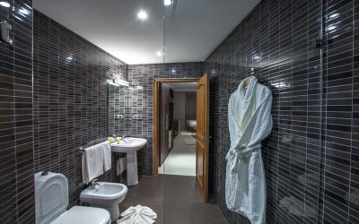 Yaad City Hotel