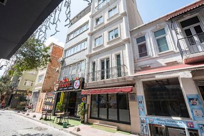 Ten Rooms Hotel