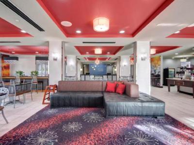 Holiday Inn Hotel Suites Oklahoma City North