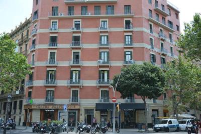 Casa Consell Gran Via, Guest House