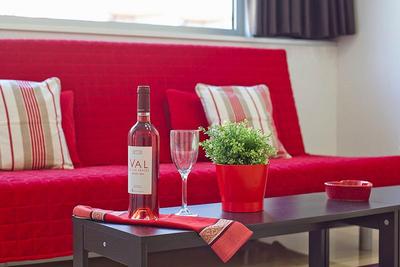 Charmsuites Paralel