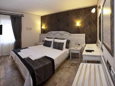 Assos Behram Hotel