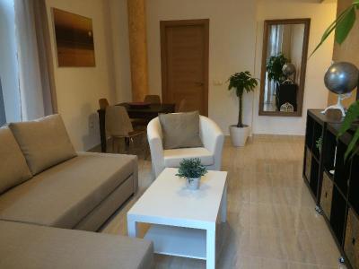 Life Apartments Alameda Colon