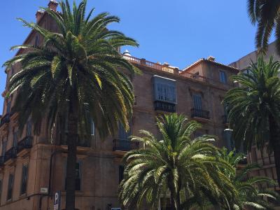 Life Apartments Alameda Colon