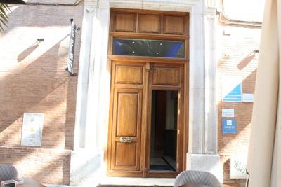 Life Apartments Alameda Colon