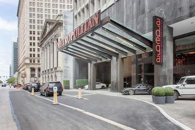 Metropolitan at the 9, Autograph Collection