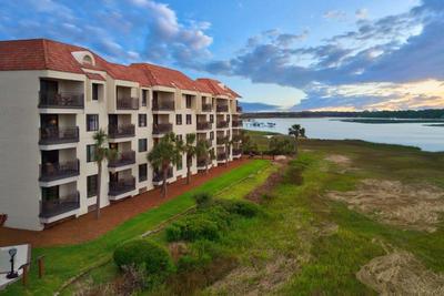 Marriott's Harbour Point Sunset Pointe Shelter Cov