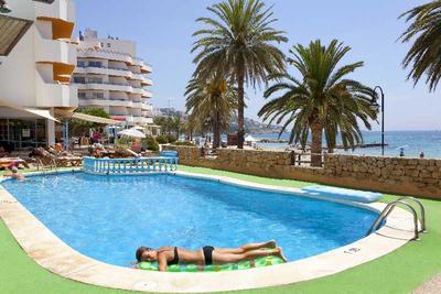 Apartamentos Mar y Playa 2