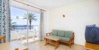 Apartamentos Mar y Playa 2