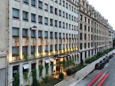 The One Alma Paris
