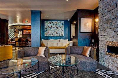 The One Alma Paris