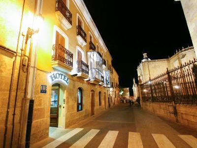 Hotel Arcos Catedral