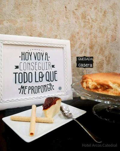 Hotel Arcos Catedral