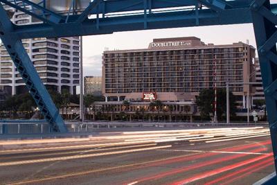 DoubleTree by Hilton Jacksonville Riverfront, FL